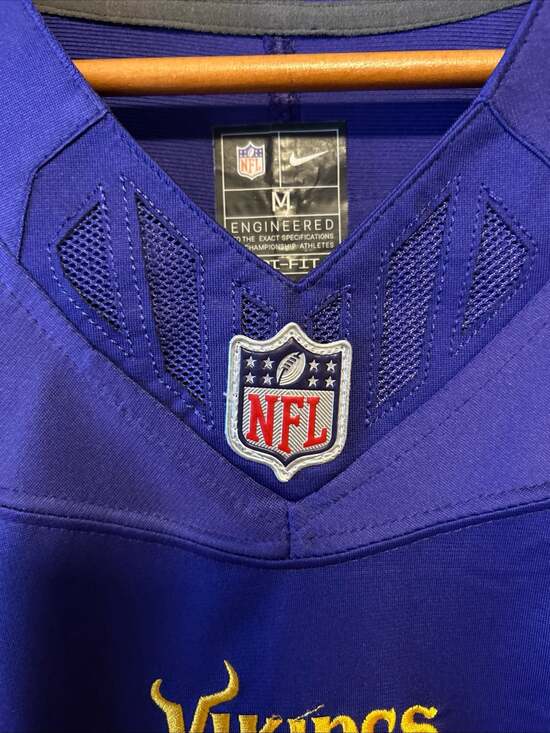 Nike - Picture 6 of 12